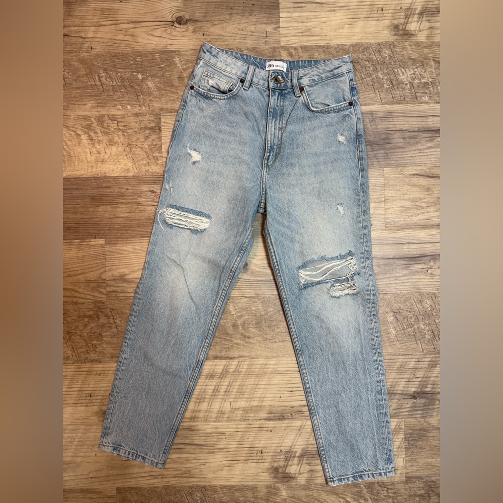 Zara Women's Straight Leg Jeans in Light Blue